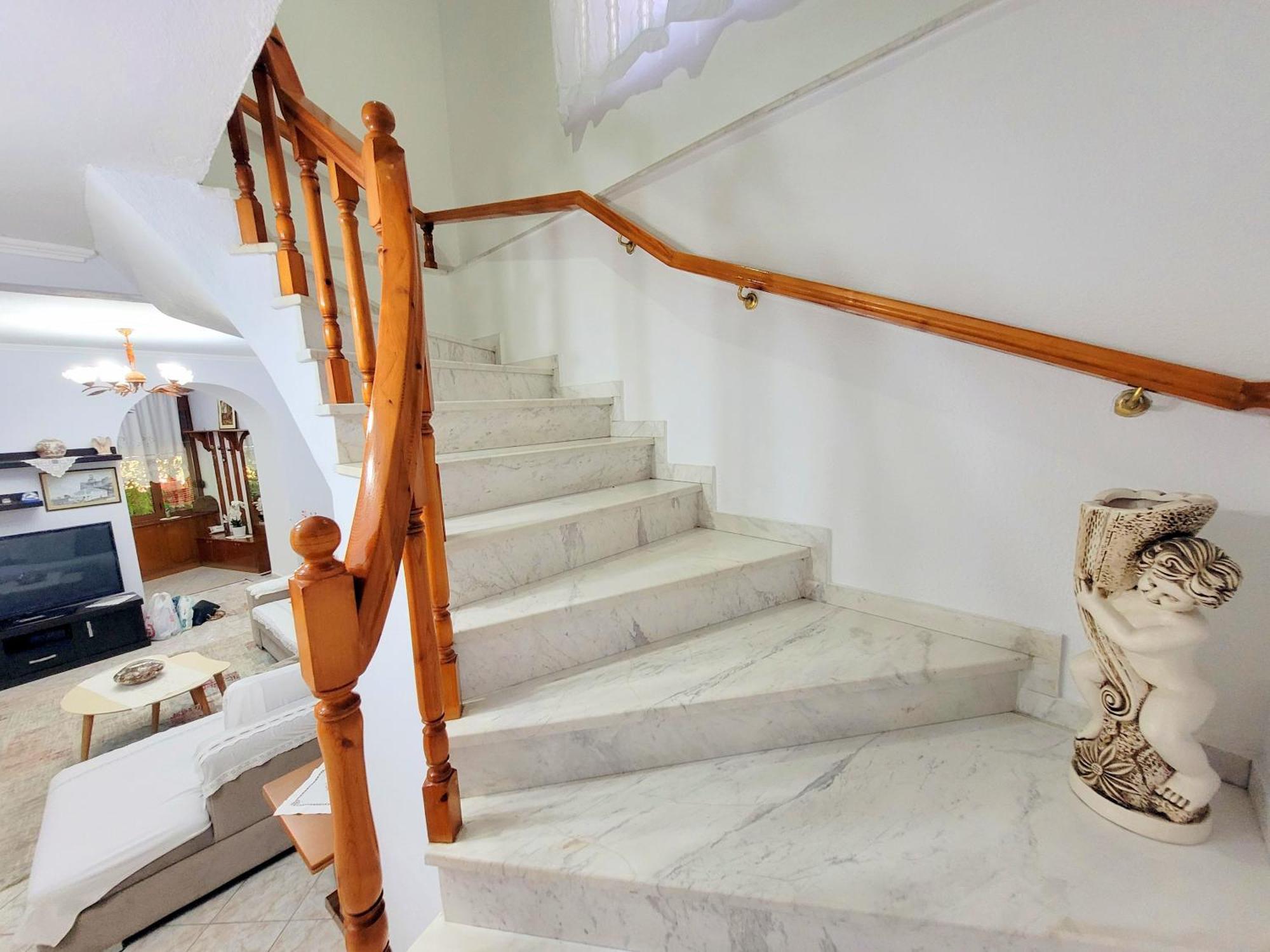 Marbi Guest House Gjirokastër Екстериор снимка