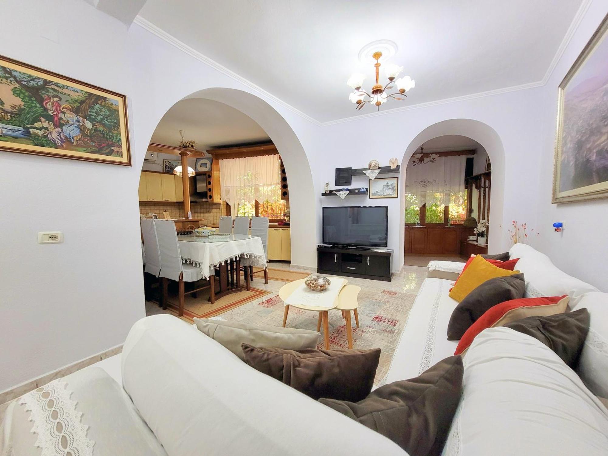 Marbi Guest House Gjirokastër Екстериор снимка